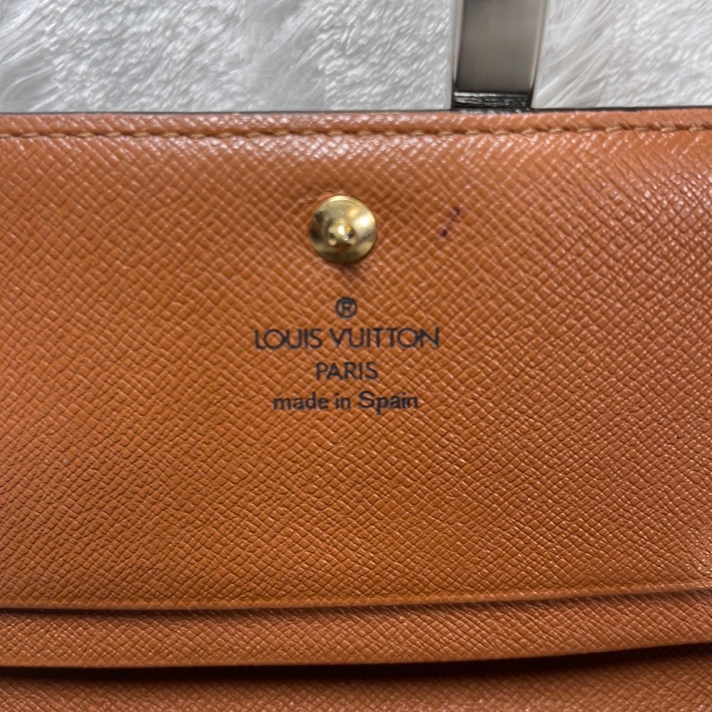 LOUIS VUITTON Monogram Porte Monnaie Billets Bifold Wallet with chain - Picture 3 of 11